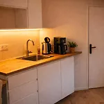 מלון Loft *