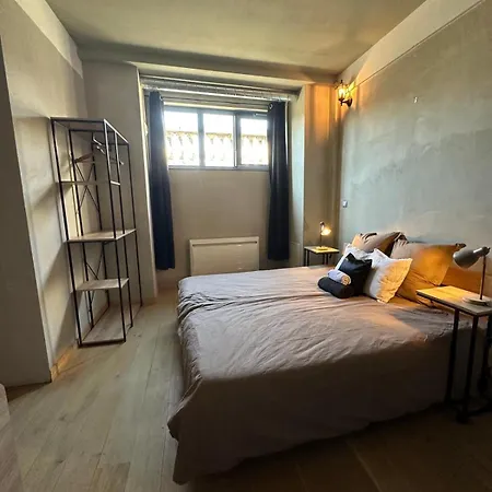 Loft Hotel *
