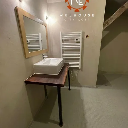 Loft Hotel *